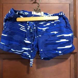 Gorgeous ikat maternity shorts, elastic waist